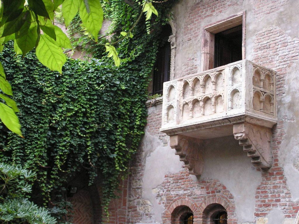 The famous balcony in Juliet's house